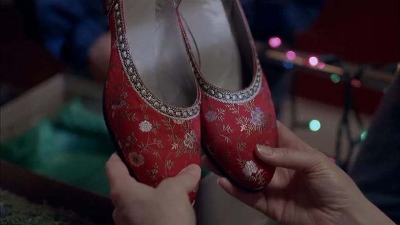 кадр из фильма Рождественские туфли