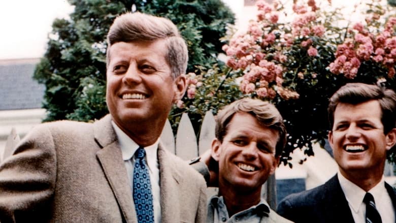 кадр из фильма Vier Brüder, fünf Schwestern – Die Kennedys