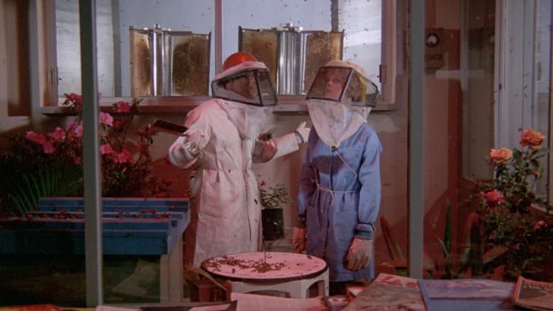 кадр из фильма The Bees