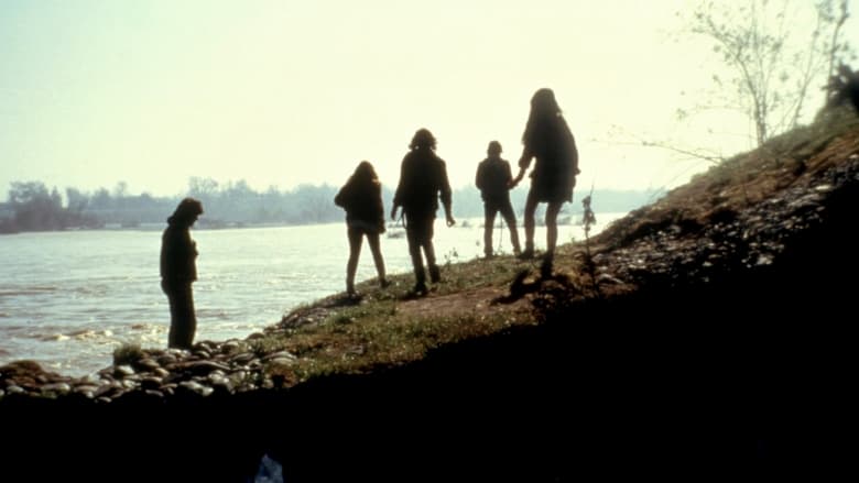 кадр из фильма На берегу реки