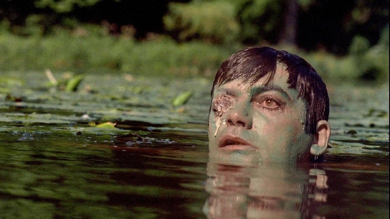 кадр из фильма Озеро живых мертвецов