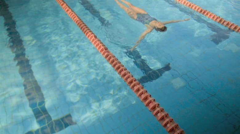 кадр из фильма Long Distance Swimmer: Sara Mardini