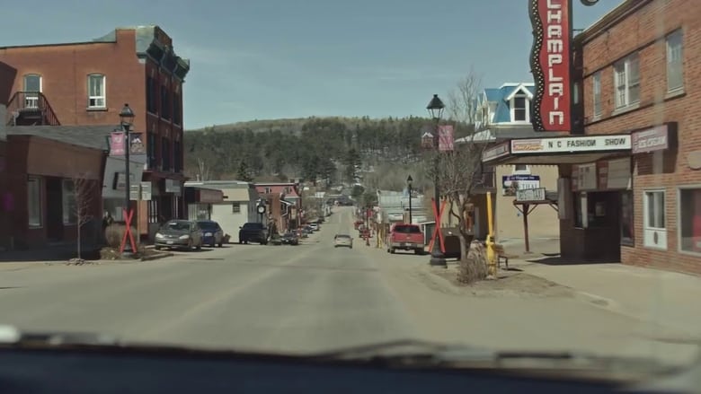 кадр из фильма Тайны в маленьком городке