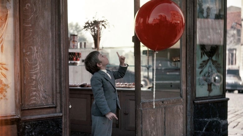 кадр из фильма Красный шар