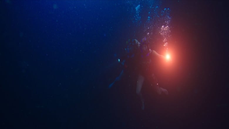 кадр из фильма Синяя бездна