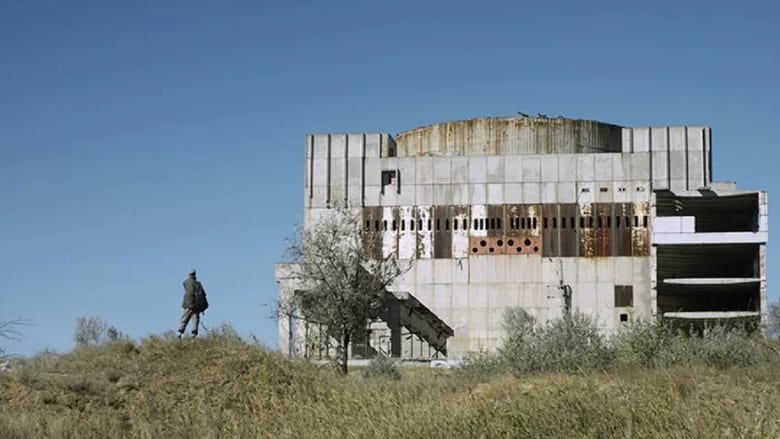кадр из фильма Затерянный реактор