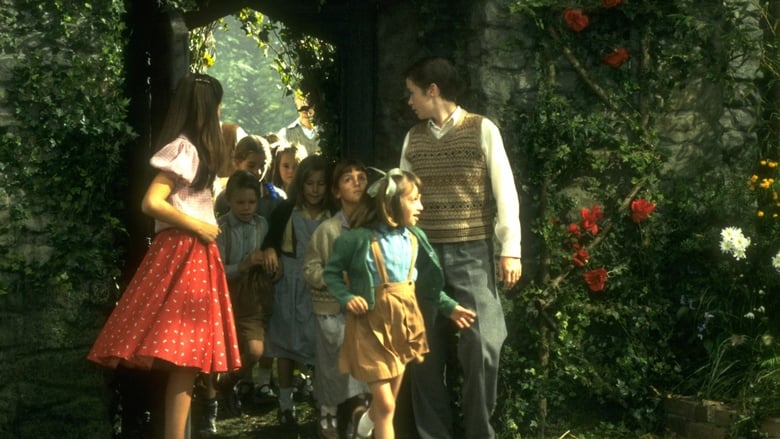 кадр из фильма Возвращение в таинственный сад