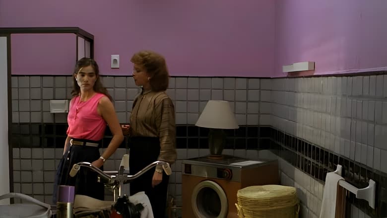 кадр из фильма Intimidades en un cuarto de baño