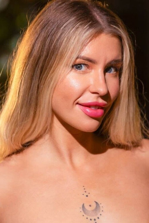 Аннабелла Блуе