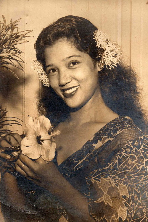 Нела Алварез