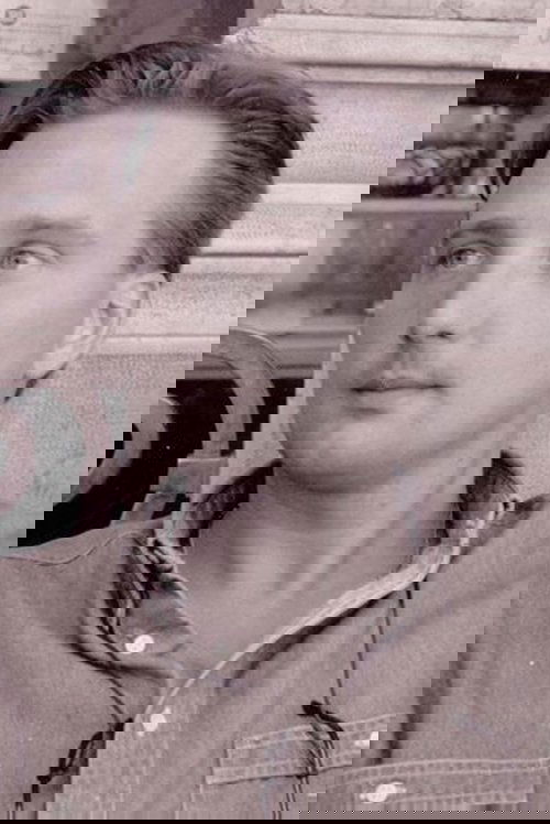 Дерек Лайонс