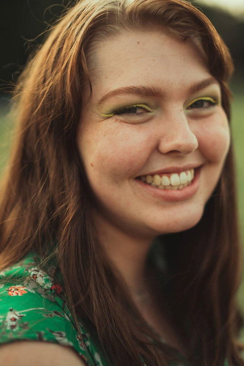 Рхианнон Мооре