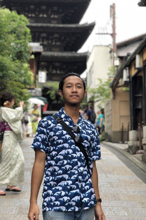 Астра Хаким