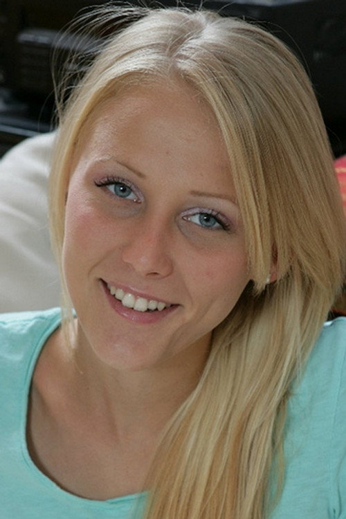 Келли Стоне