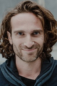 Лоуис Арèне