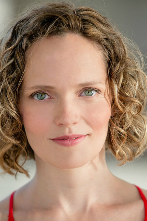 Леах Цурней