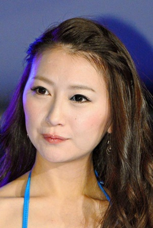 Марина Аоки