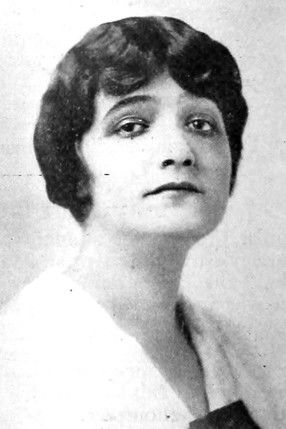 Лиллиан Дреw