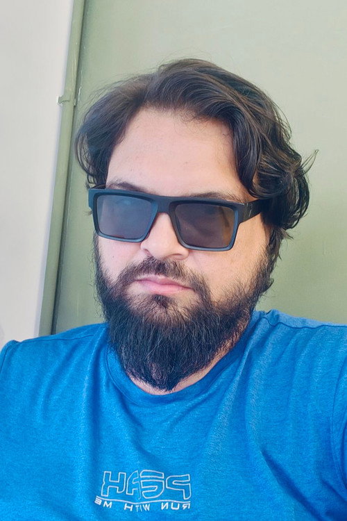 Прадееп Бхардwаj