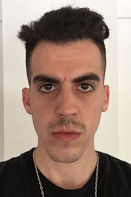 Jулиáн Ларqуиер Телларини