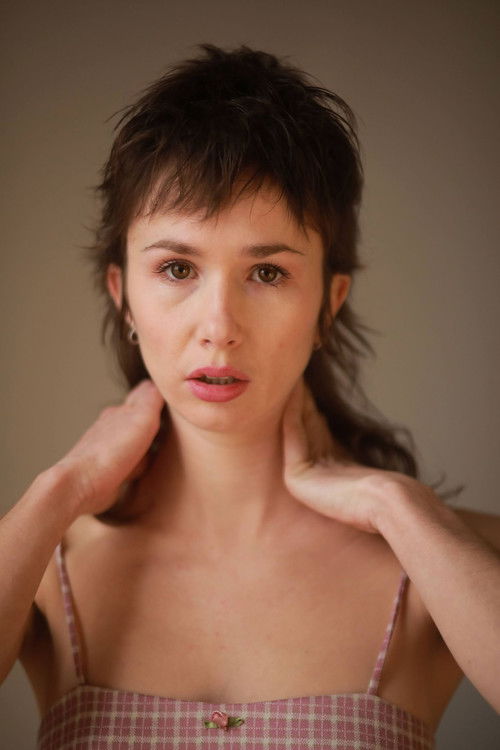 Лола Даниел