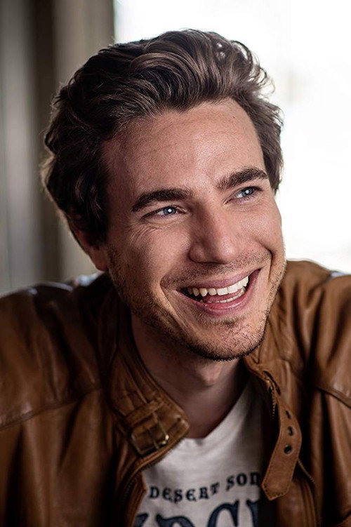 Маxимилиан Неухäуßер