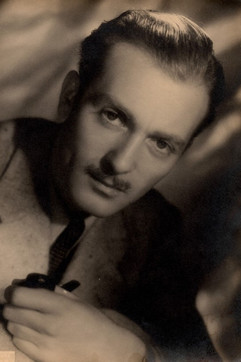 Даниел Wхите