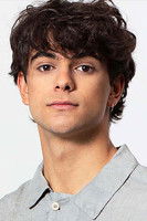 Адриà Салазар