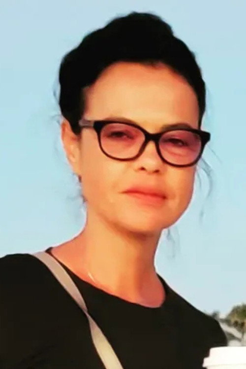 Нада Аголли