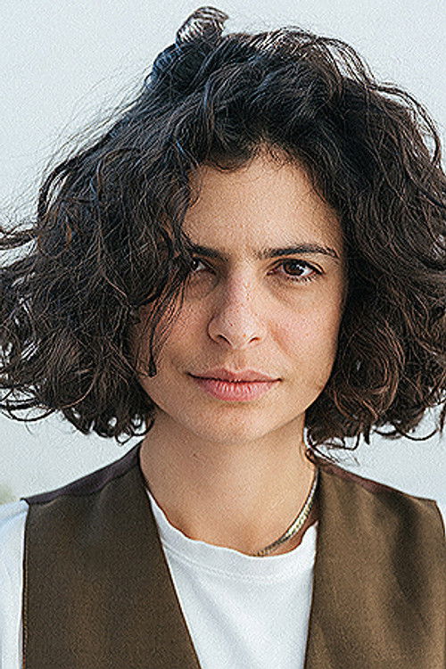 Jулиа Анqуиер