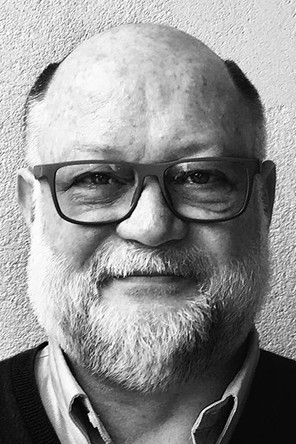  Стивен Хьюз