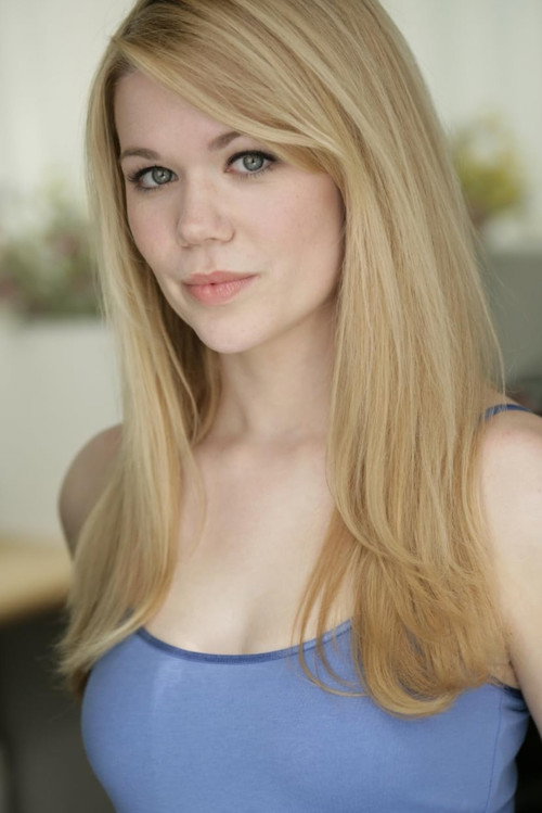 Лаура Елизабетх Халл