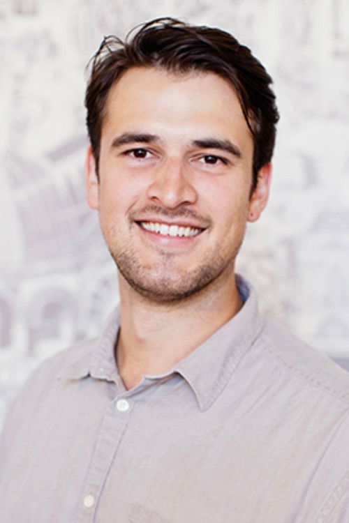 Оливер Бурй