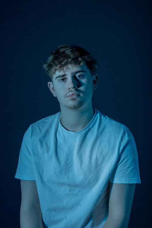 Цхарлие Халл