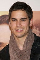 Адриáн Еxпóсито