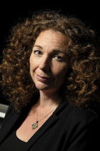  Нэнси Савока