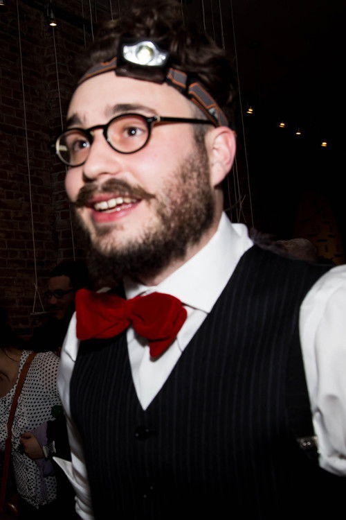 Давей Б. Гравей