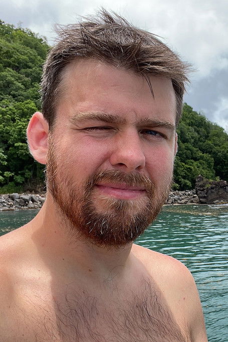 Рйан Цхарлес Броwн