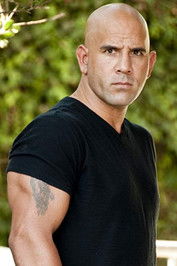 Тонй Флорес