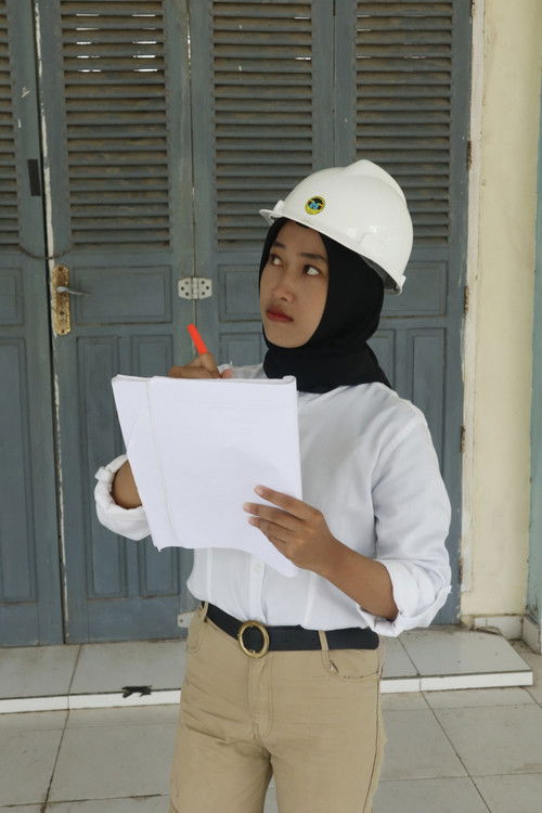 Курниа Нурхасанах