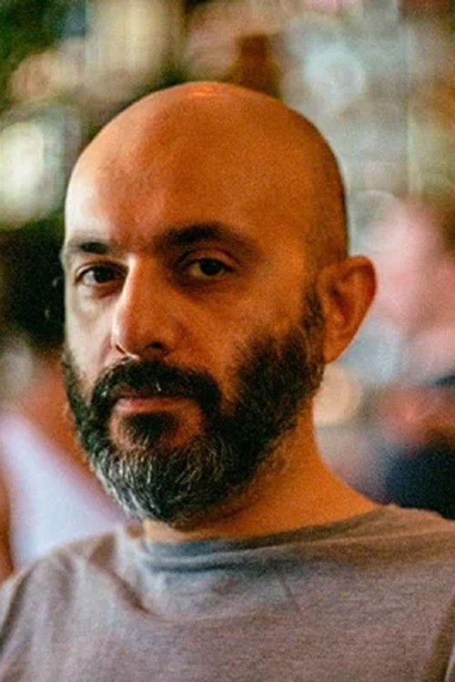 Арасх Акхгари