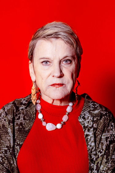 Симона Пековá