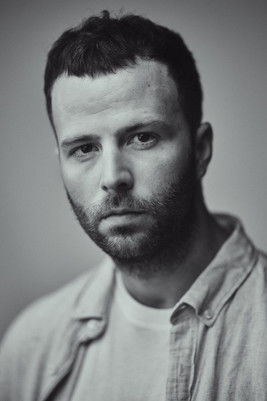 Адриан Грöссер