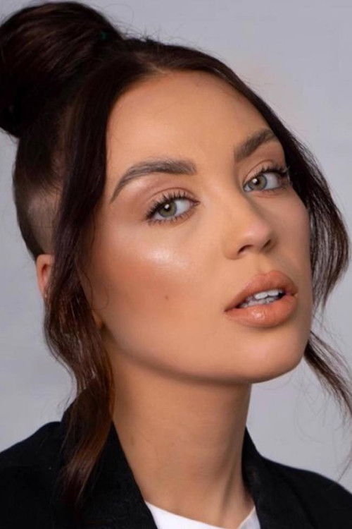 Лиса Митров