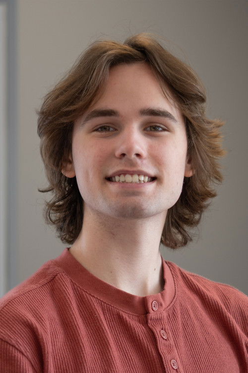 Луке Схелтон