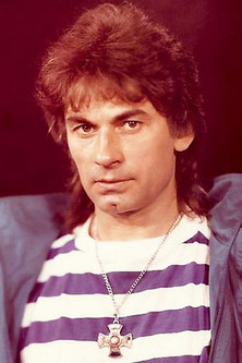  Александр Серов