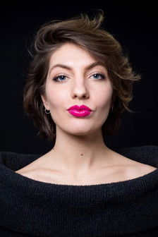 Мицхаела Холла