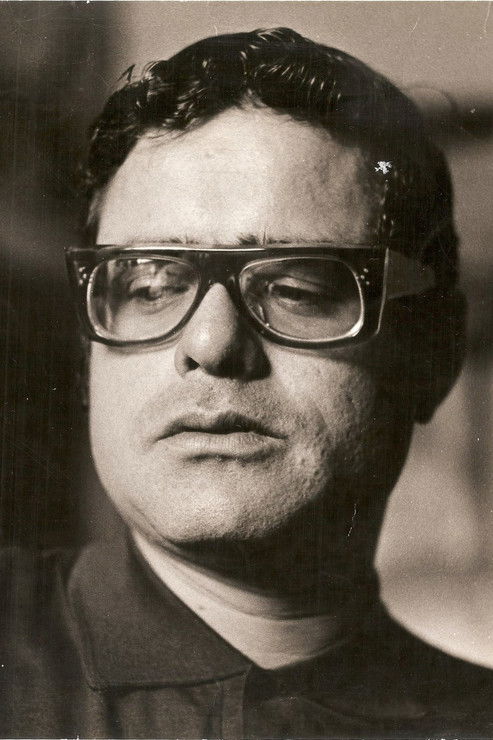 Адриано Гонзáлез Леóн