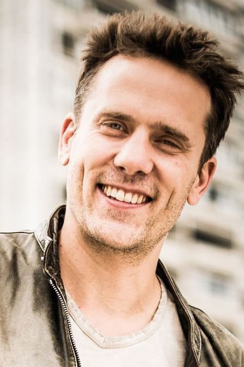 Мануел Лöwенсберг