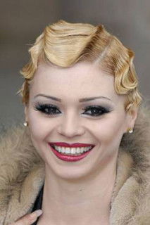 Аделле Йоунг